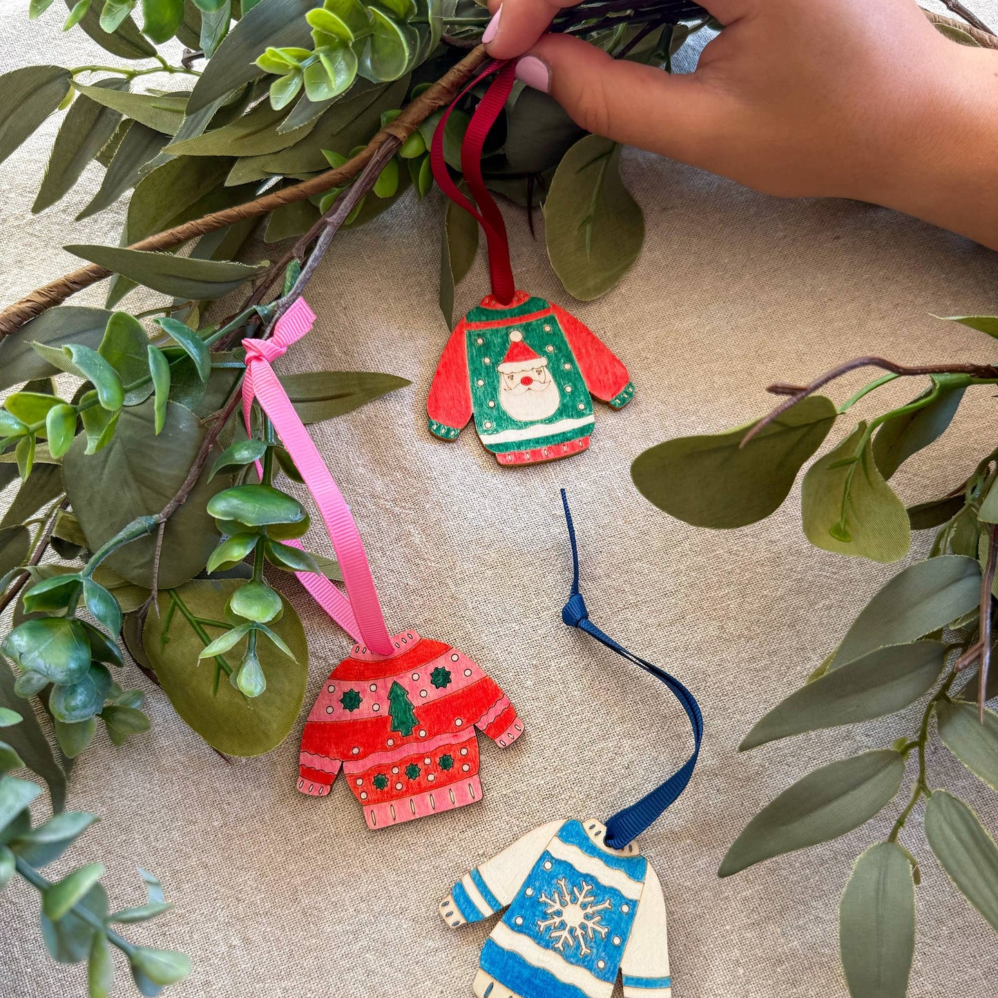 A simple, creative activity that results in charming, personalised decorations – perfect for festive fun without the plastic.