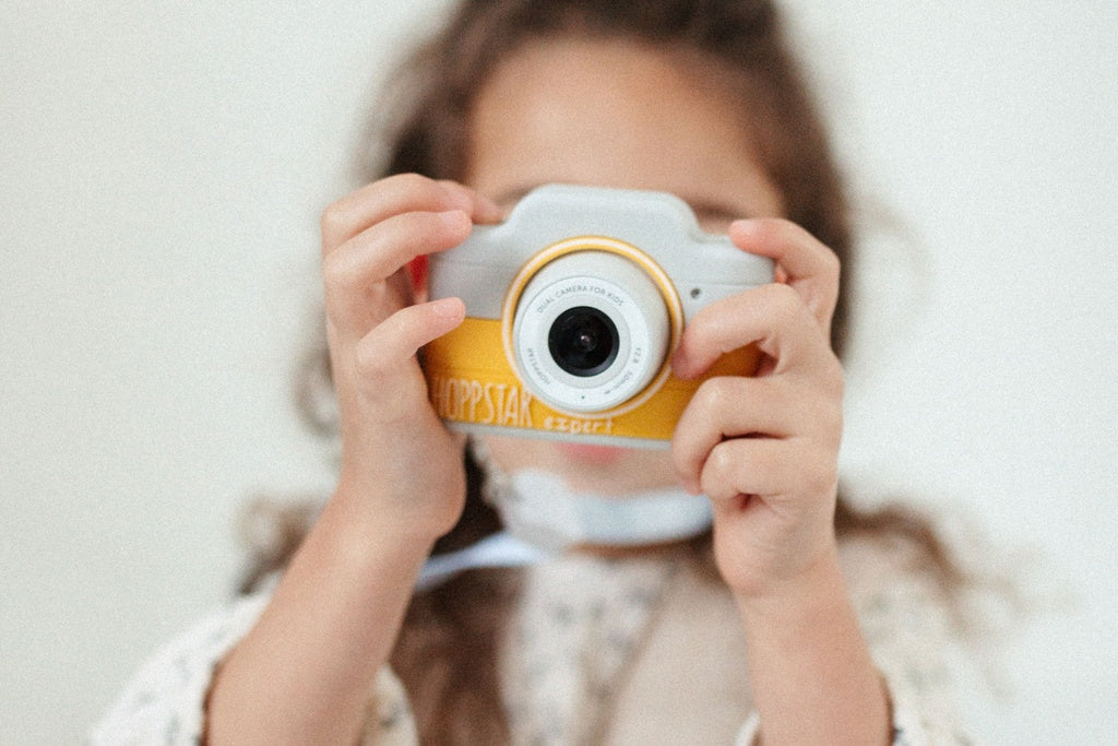 Hoppstar Expert Citron Digital Camera + Bag Bundle