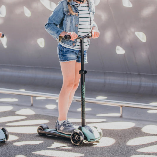 Scoot and Ride Highwaykick 5 in colour Steel