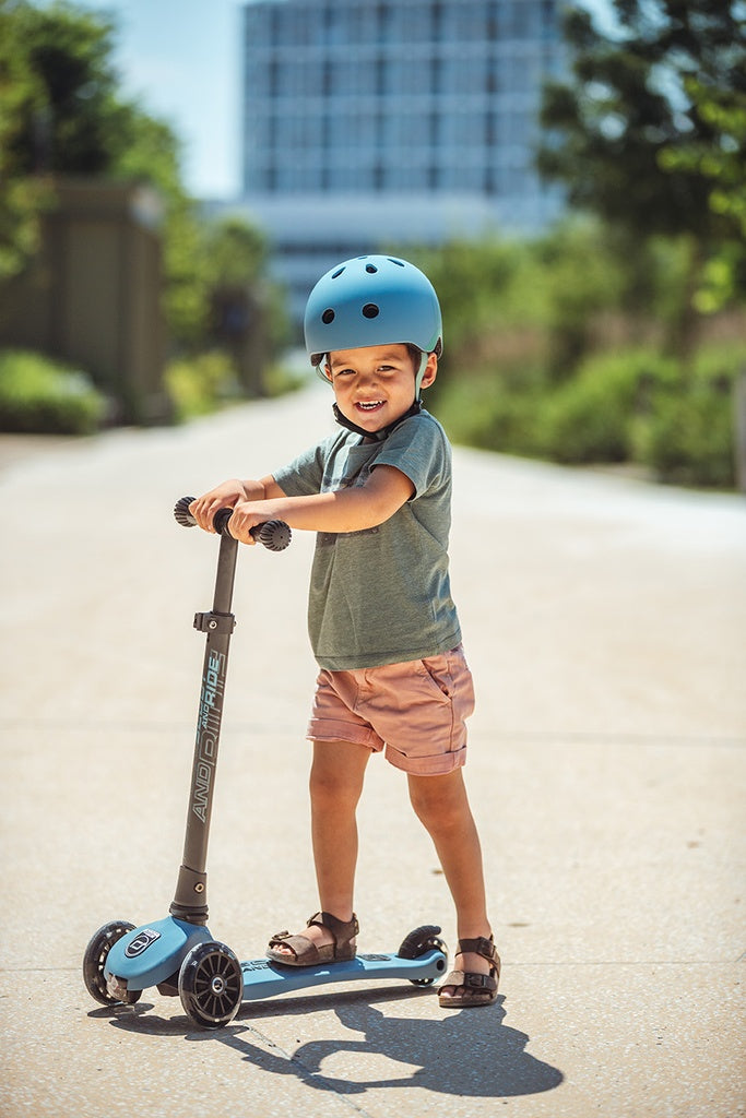 Scoot & Ride Highwaykick 3 LED in colour Steel