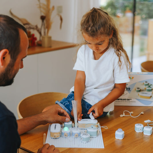 KIDYELEC My First Electrical Circuit Kit for Kids | Starter Pack | Ages 6+