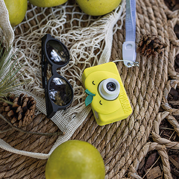 Hoppstar Rookie Mr Smithy. Digital Camera + Fruit Bag Bundle