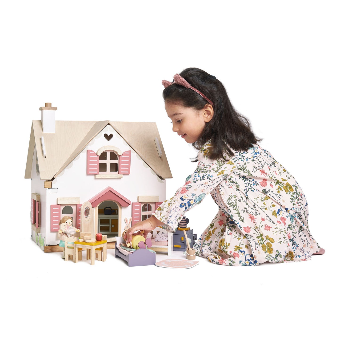 Tender Leaf Toys Cottontail Cottage & Doll Family Bundle
