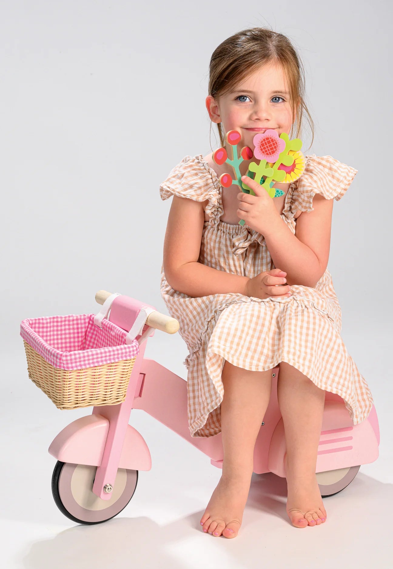 Tender Leaf Toys Scooter With Basket
