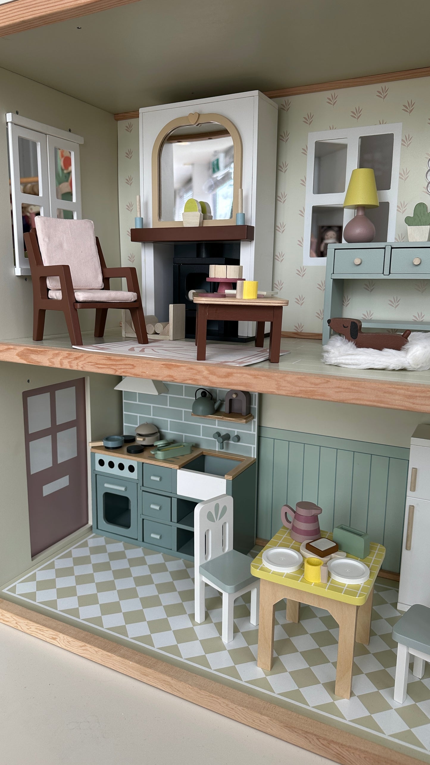 Extra large dollhouse Mulberry mansion, the perfect gift. Large doll house collection with furniture.