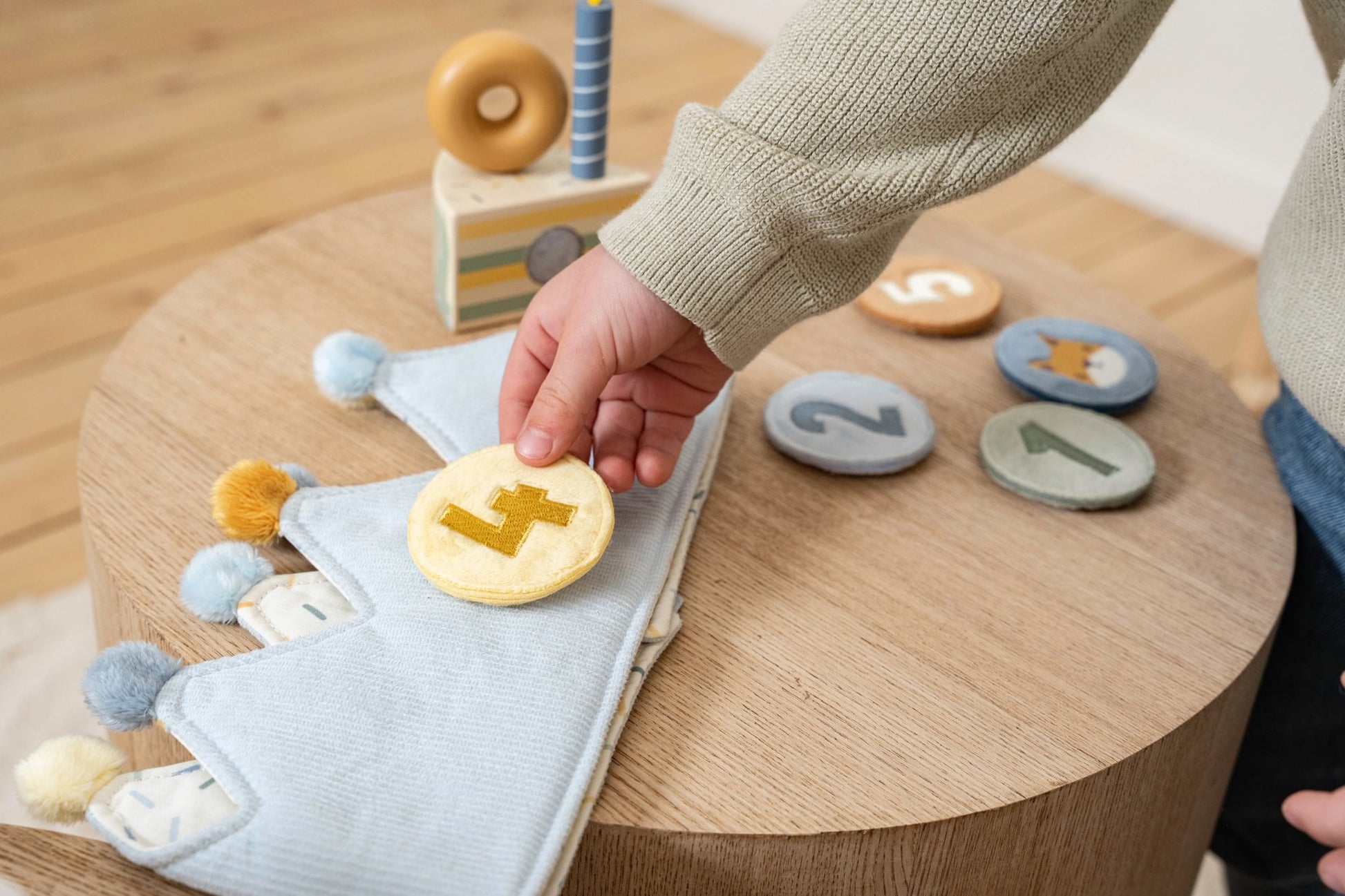 Little Dutch Blue Birthday Crown