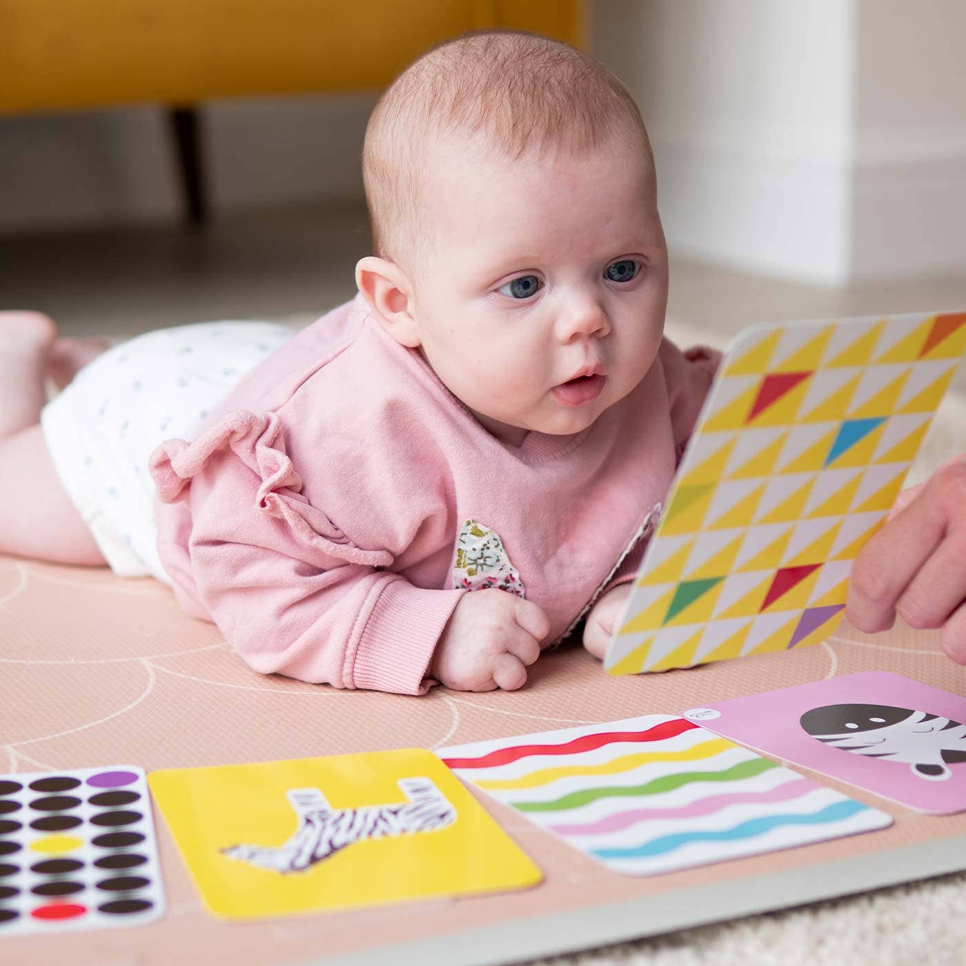 Colour Sensory Flash Cards For Babies (3+ Months)