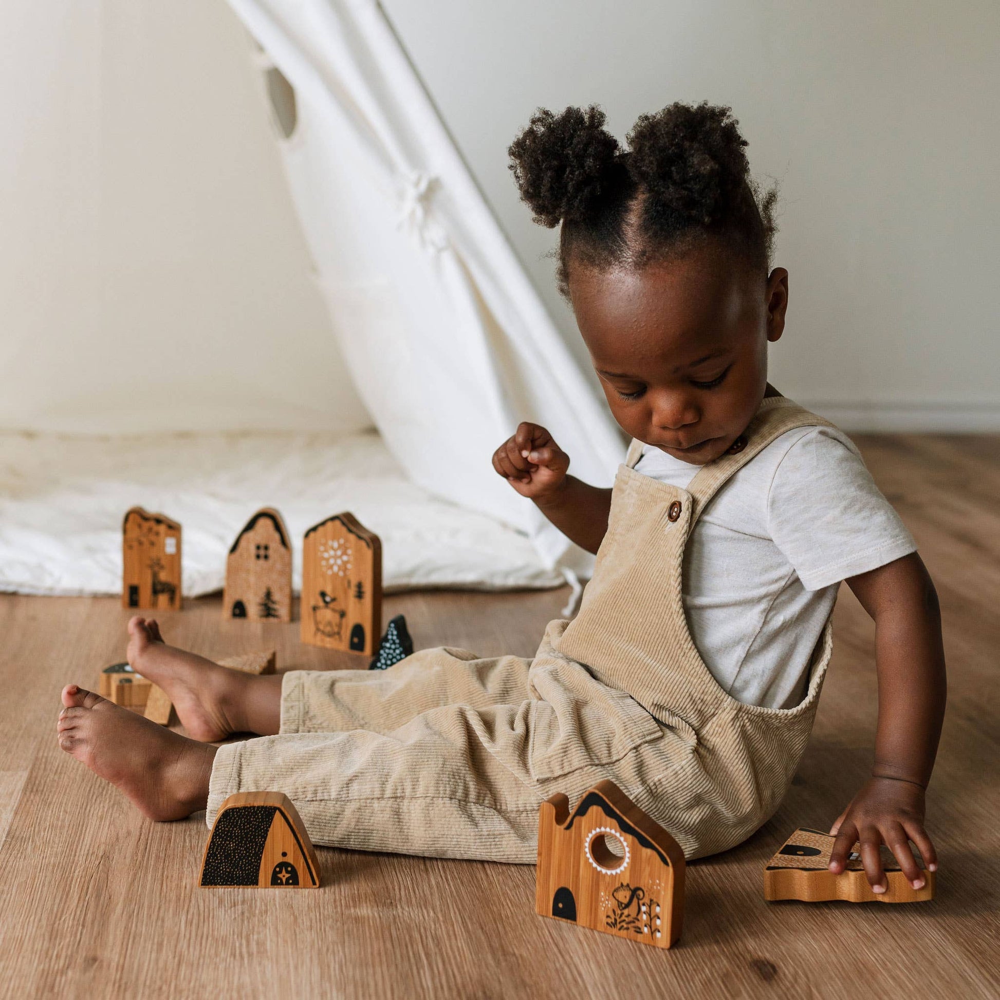 Woodland Village wooden toy for toddlers 