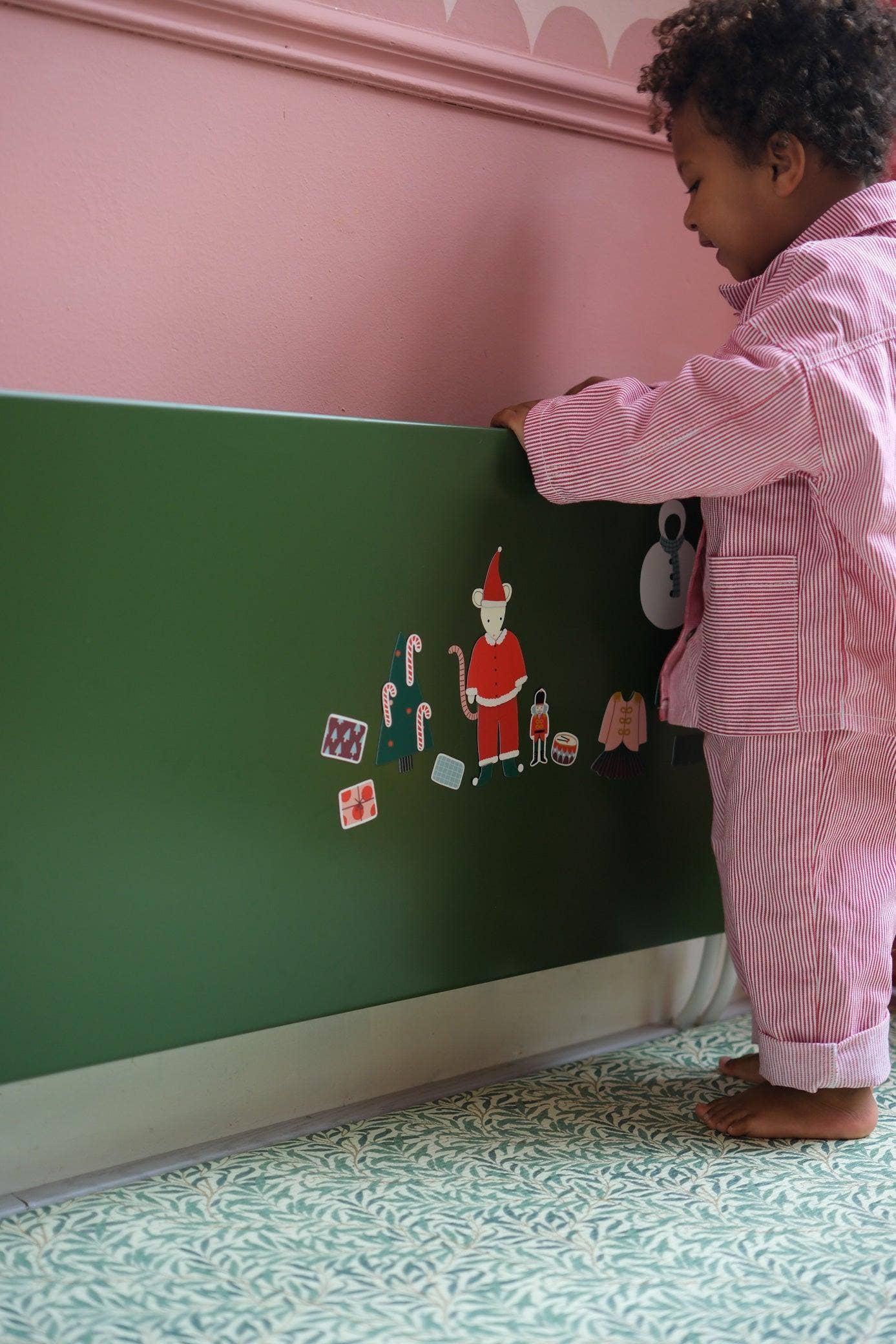 Magnetic Dress-Up Set – Christmas Edition