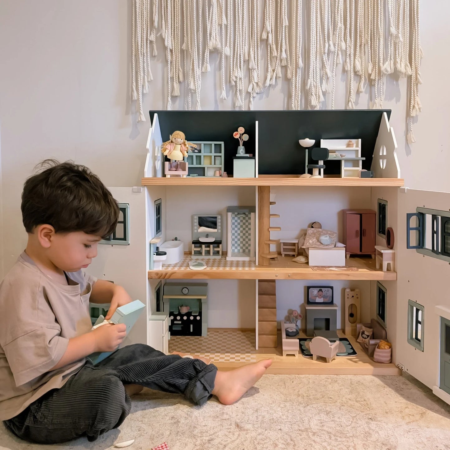 Tender Leaf Toys Dovetail Dolls House