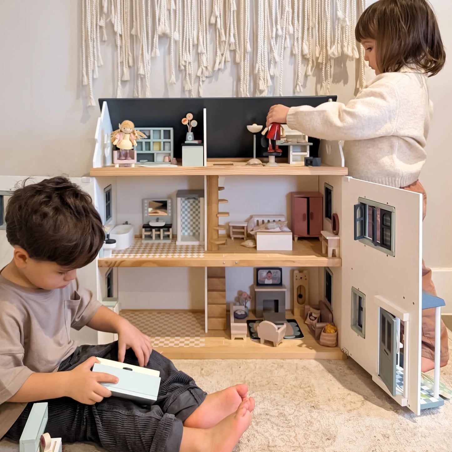Tender Leaf Toys Dovetail Dolls House