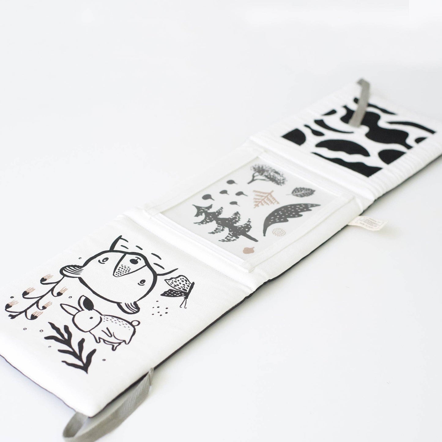 Wee Gallery Baby Tummy Time Gallery Gift Set: Black and White