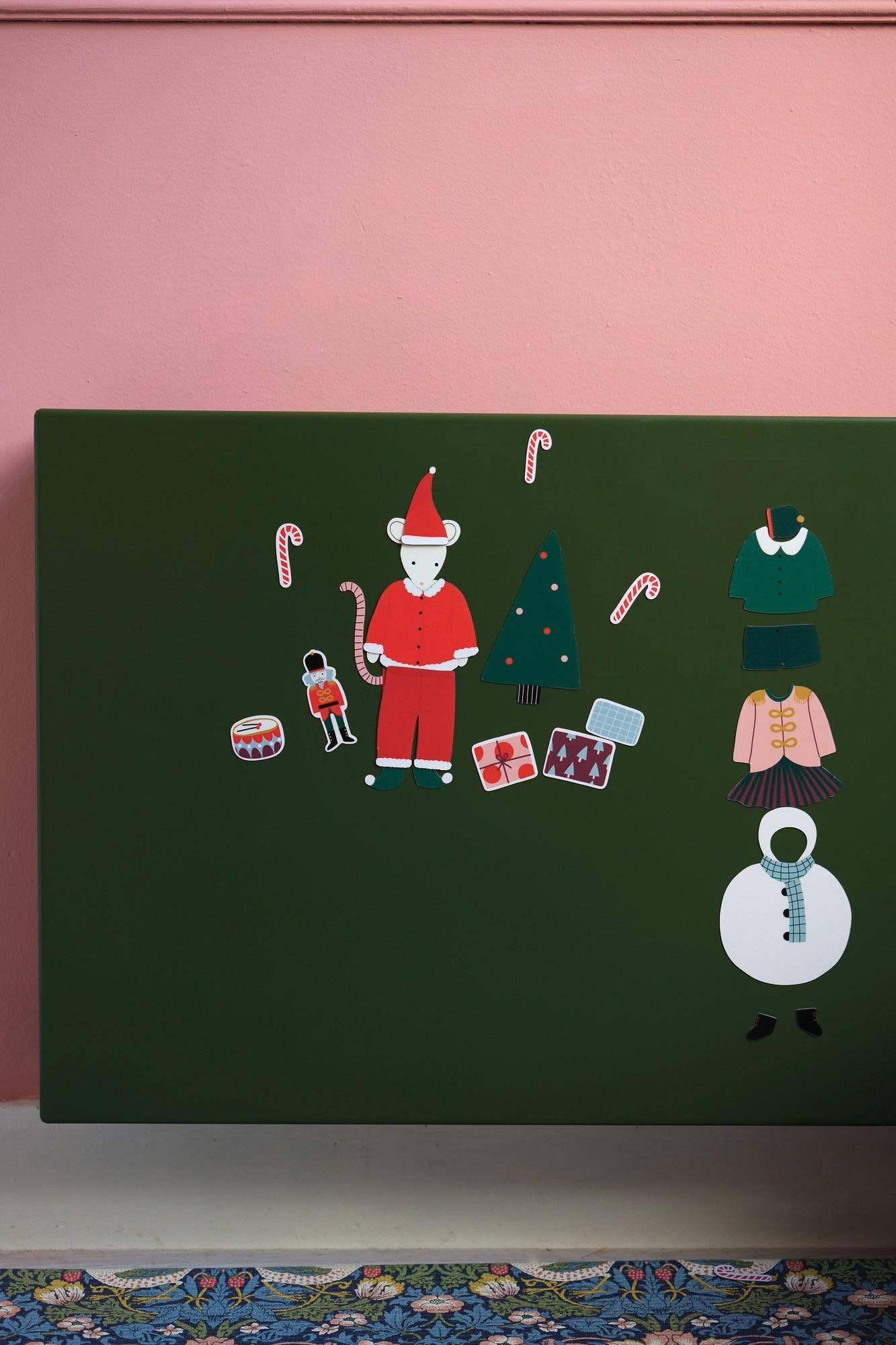 Magnetic Dress-Up Set – Christmas Edition