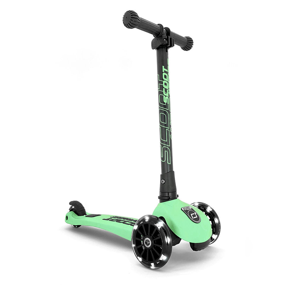 Scoot & Ride Highwaykick 3 LED in colour Kiwi