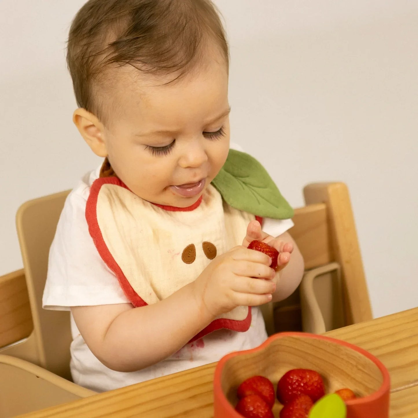 Apple Feeding Baby Bib - Organic