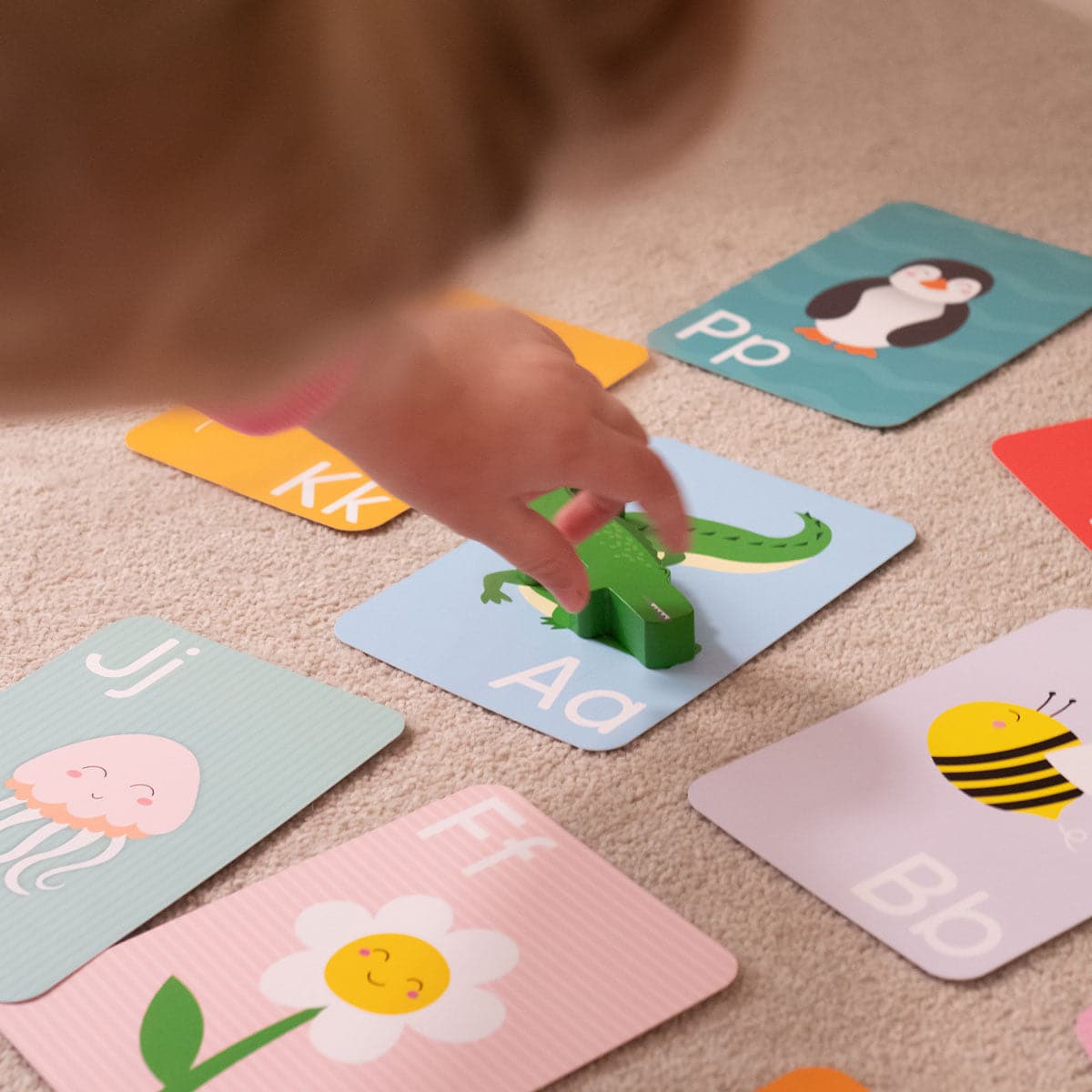 Alphabet Flash Cards A to Z for Kids | Mucky Wolf