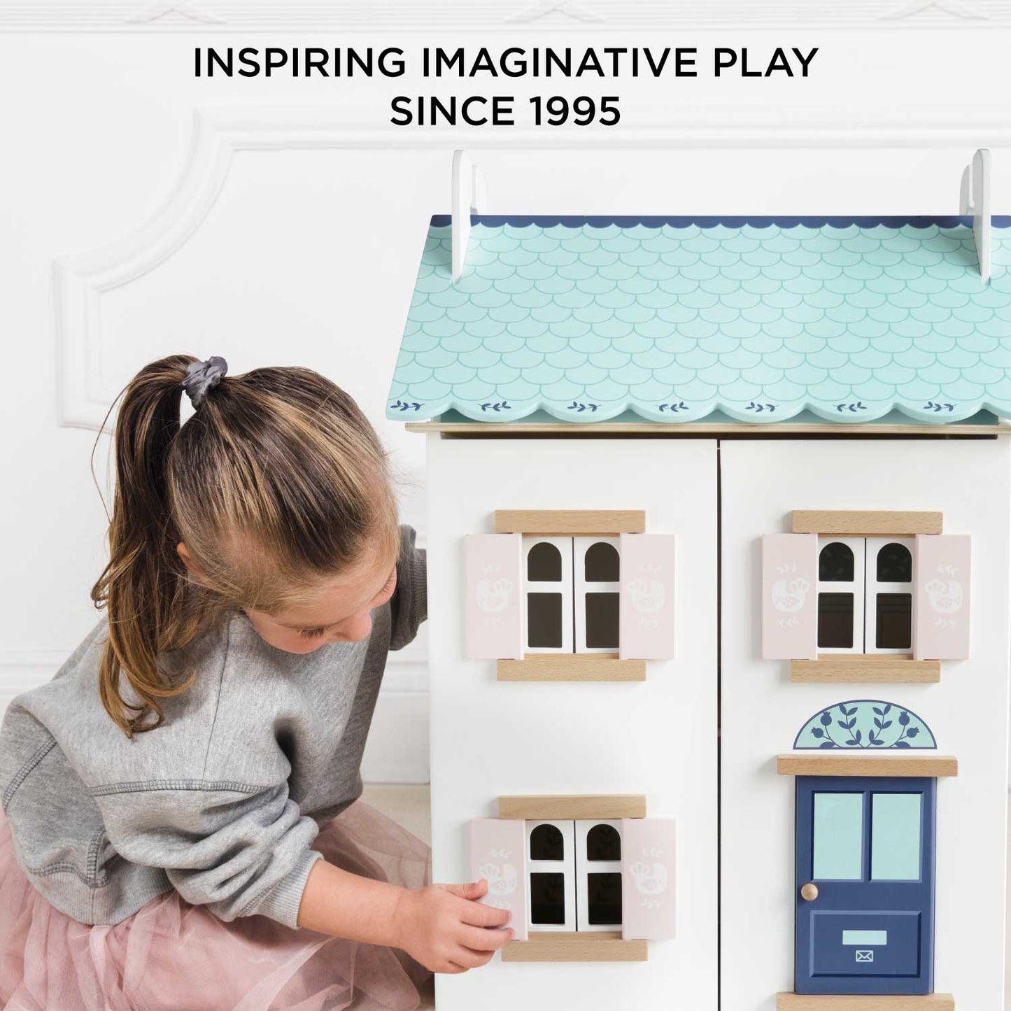 Bluebelle Wooden Dolls House - Premium Dollhouse | Le Toy Van