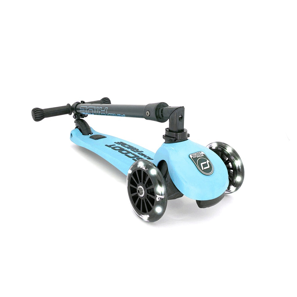 Scoot & Ride Highwaykick 3 LED in colour Blueberry