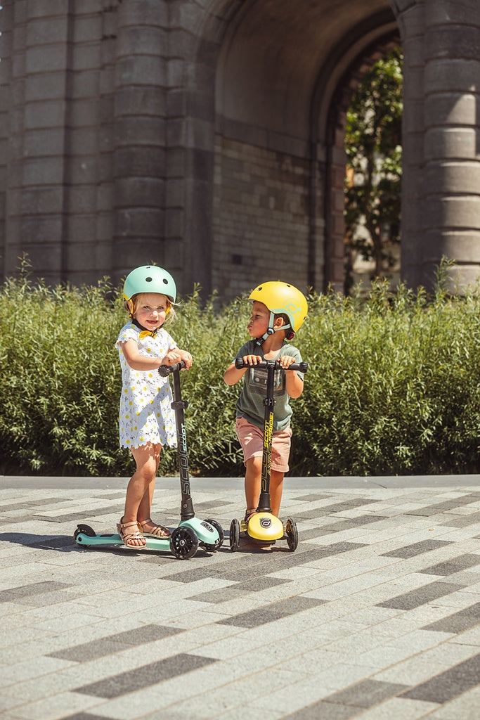 Scoot & Ride Highwaykick 3 LED in colour Lemon