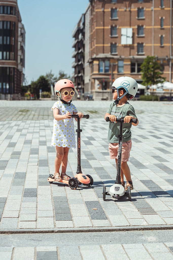 Scoot & Ride Highwaykick 3 LED in colour Peach