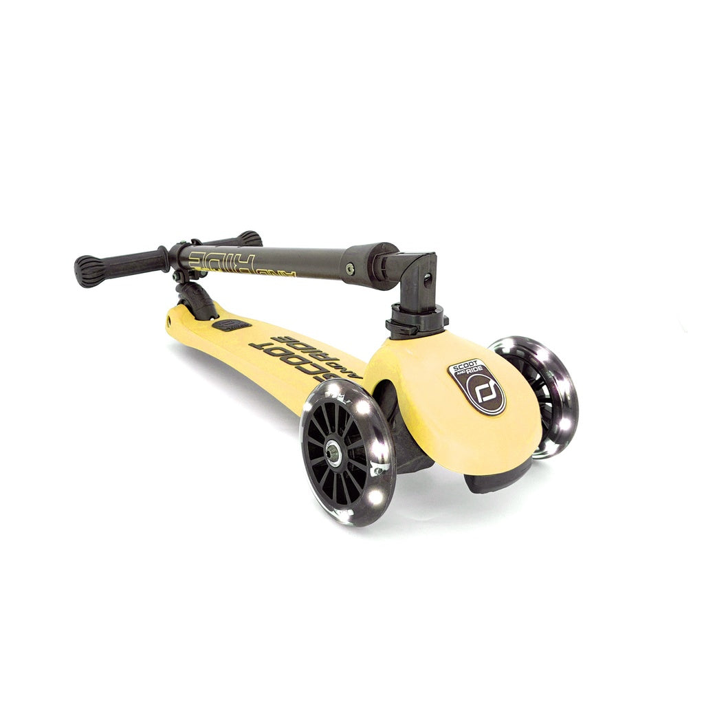 Scoot & Ride Highwaykick 3 LED in colour Lemon