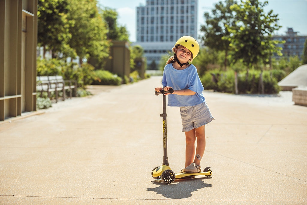 Scoot & Ride Highwaykick 3 LED in colour Lemon
