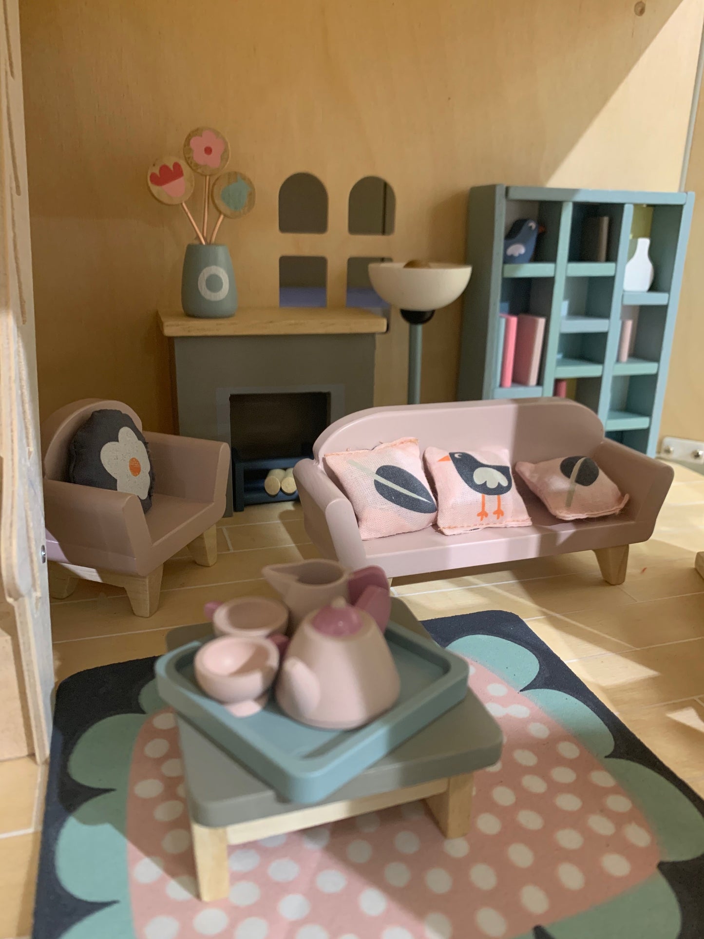 Wooden Dolls House Sitting Room / Lounge Furniture