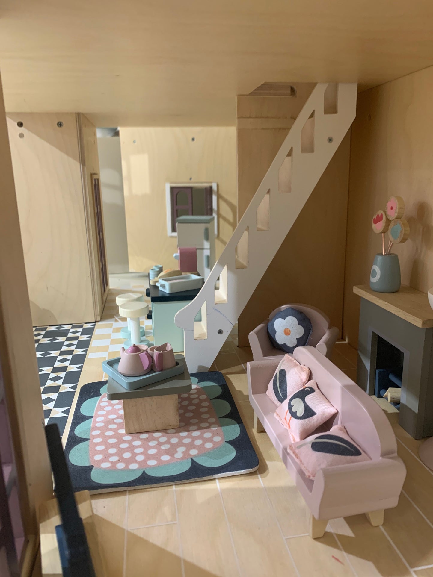 Wooden Dolls House Sitting Room / Lounge Furniture