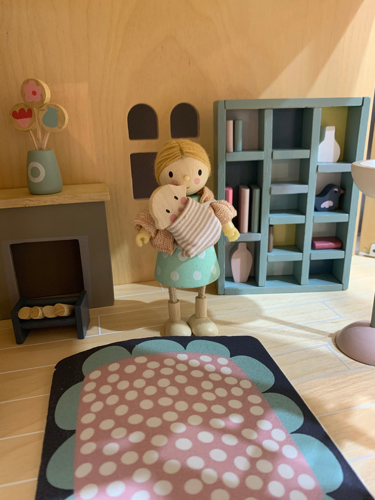 Wooden Dolls House Sitting Room / Lounge Furniture