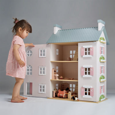 Mentari Heather Hall Large Dolls House. Pink large dolls house with all furniture and doll family, great gift for toddlers.