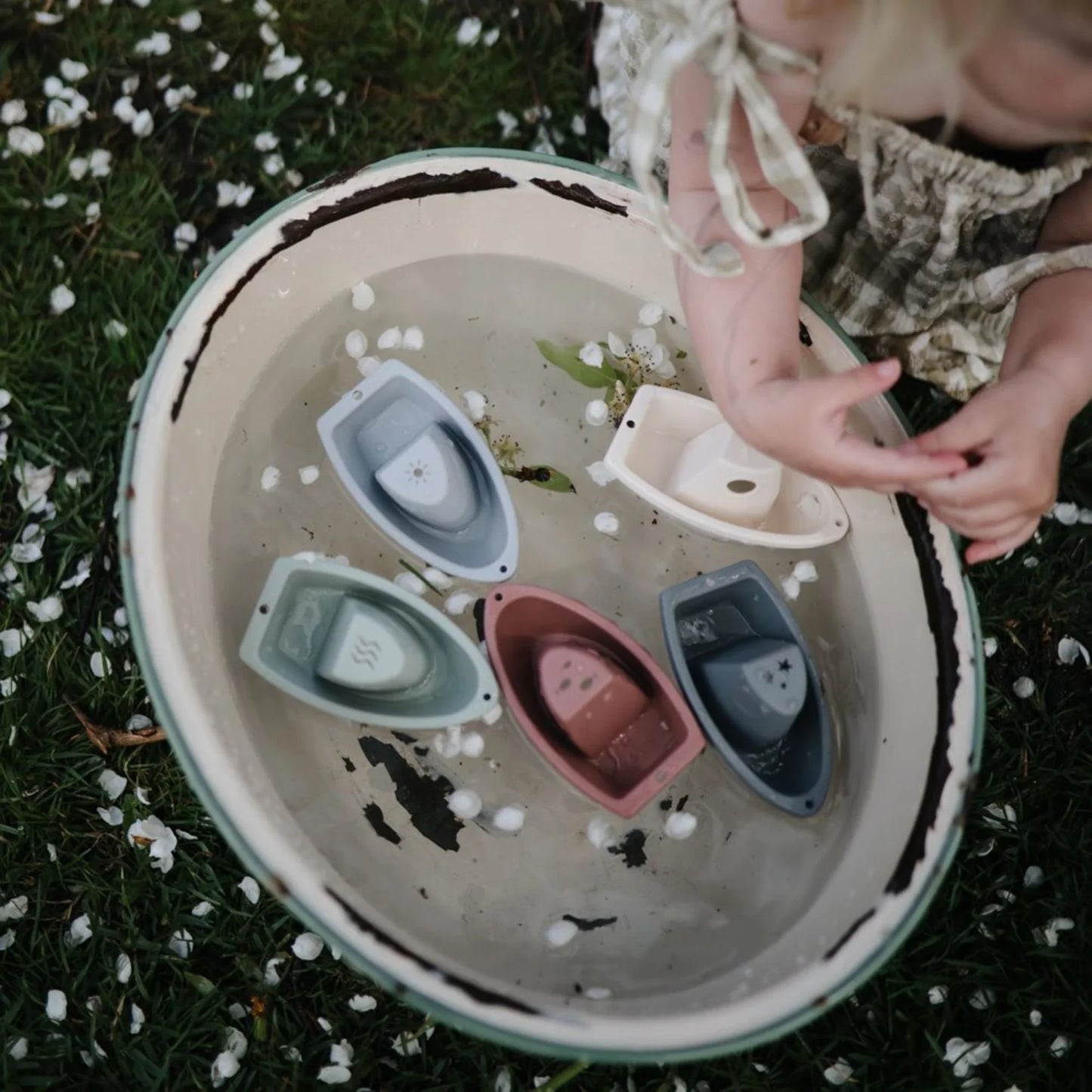 Mushie Toy Gift Box – Ring Tower, Stacking Cups & Bath Boats | Mucky Wolf