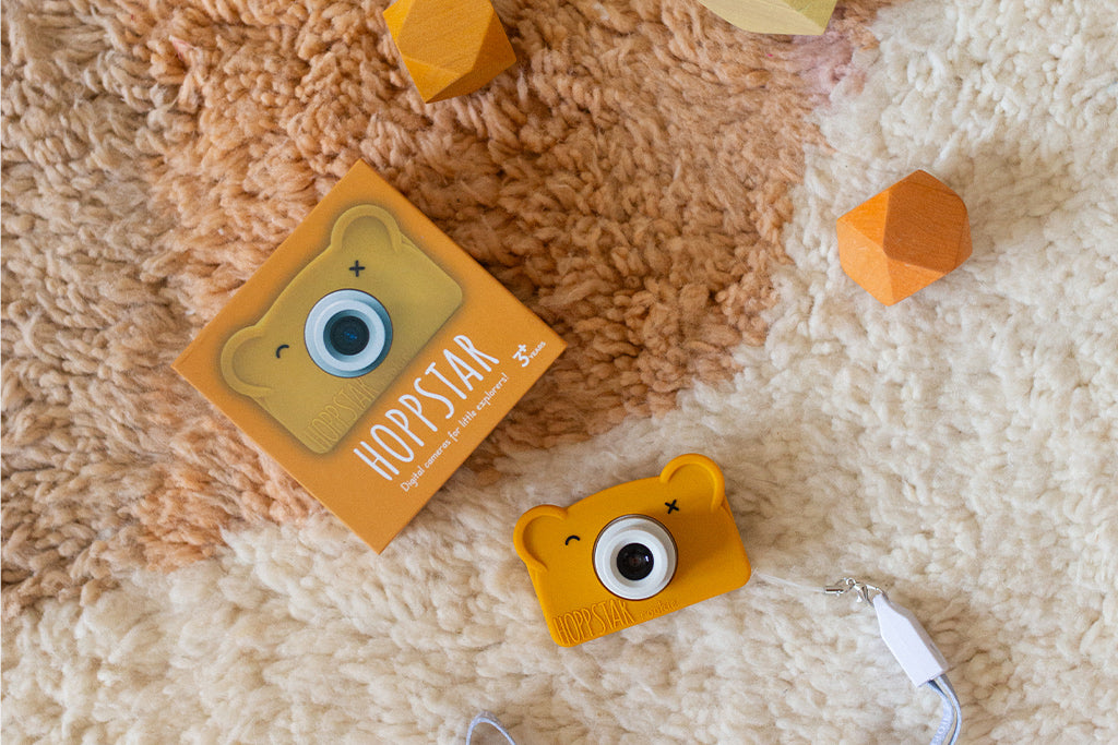 Hoppstar Rookie Honey Digital Camera + Bag Bundle