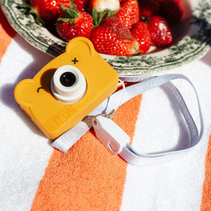 Hoppstar Rookie Honey Digital Camera + Bag Bundle