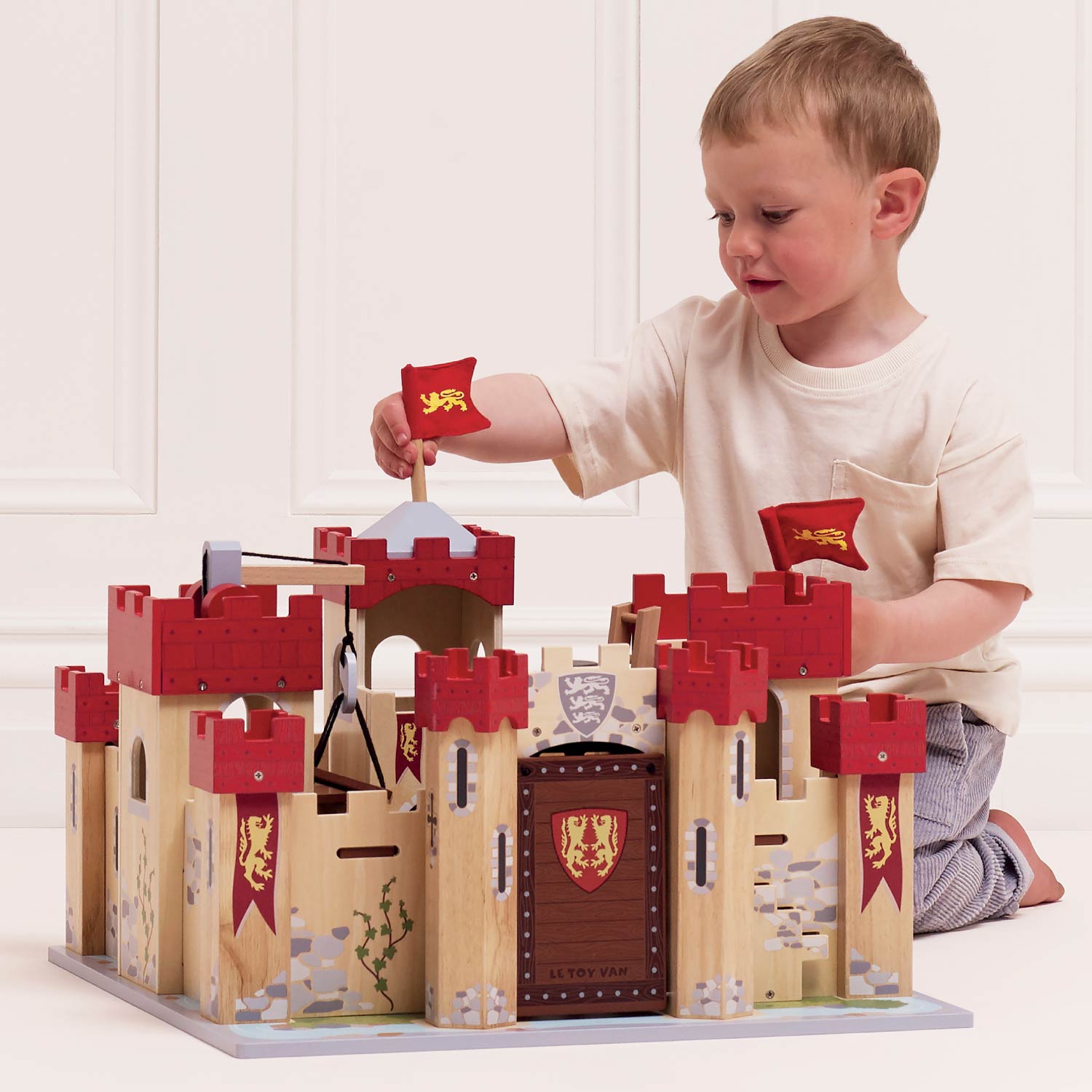 Le Toy Van Lionheart Wooden Castle