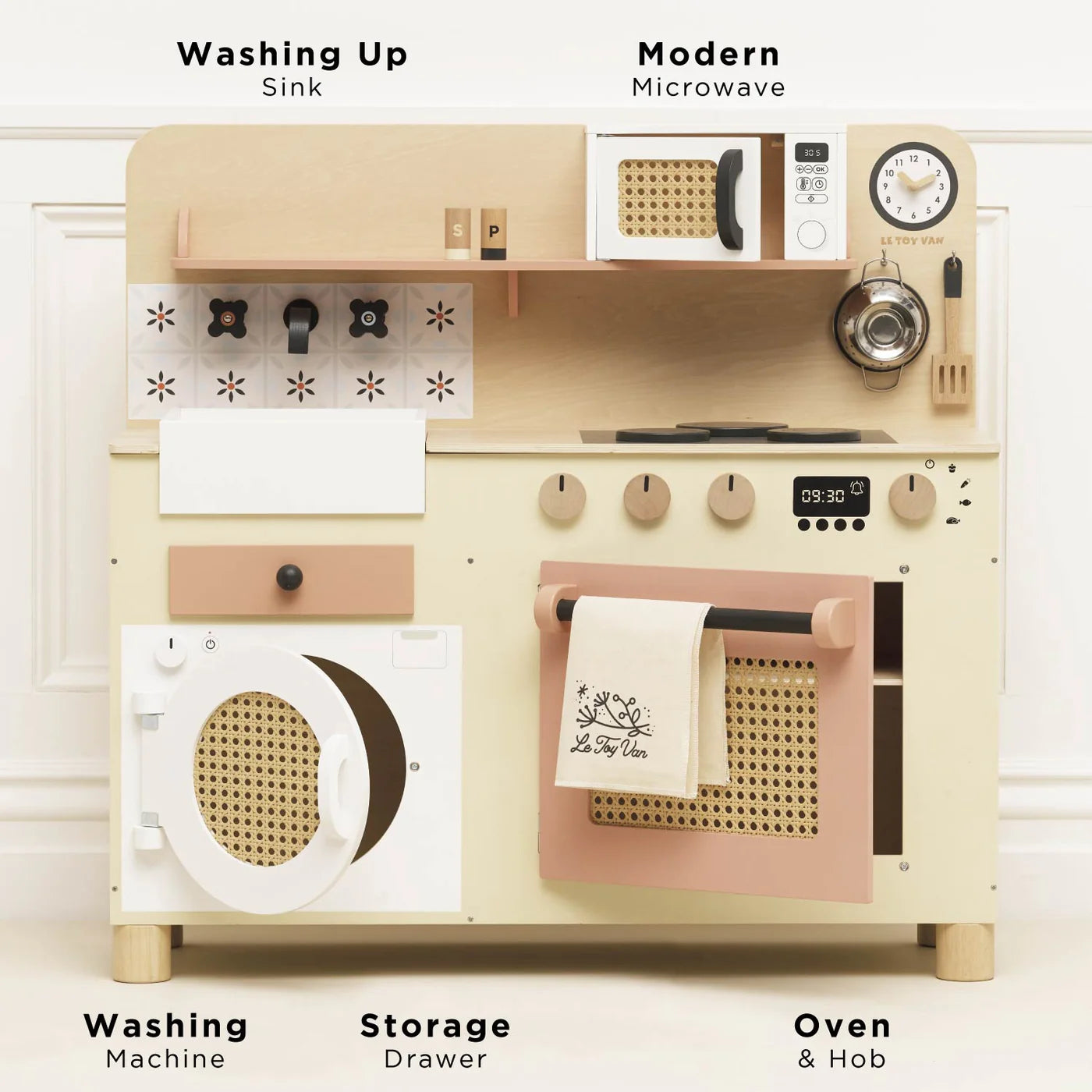 Rattan Family Wooden Play Kitchen Le Toy Van