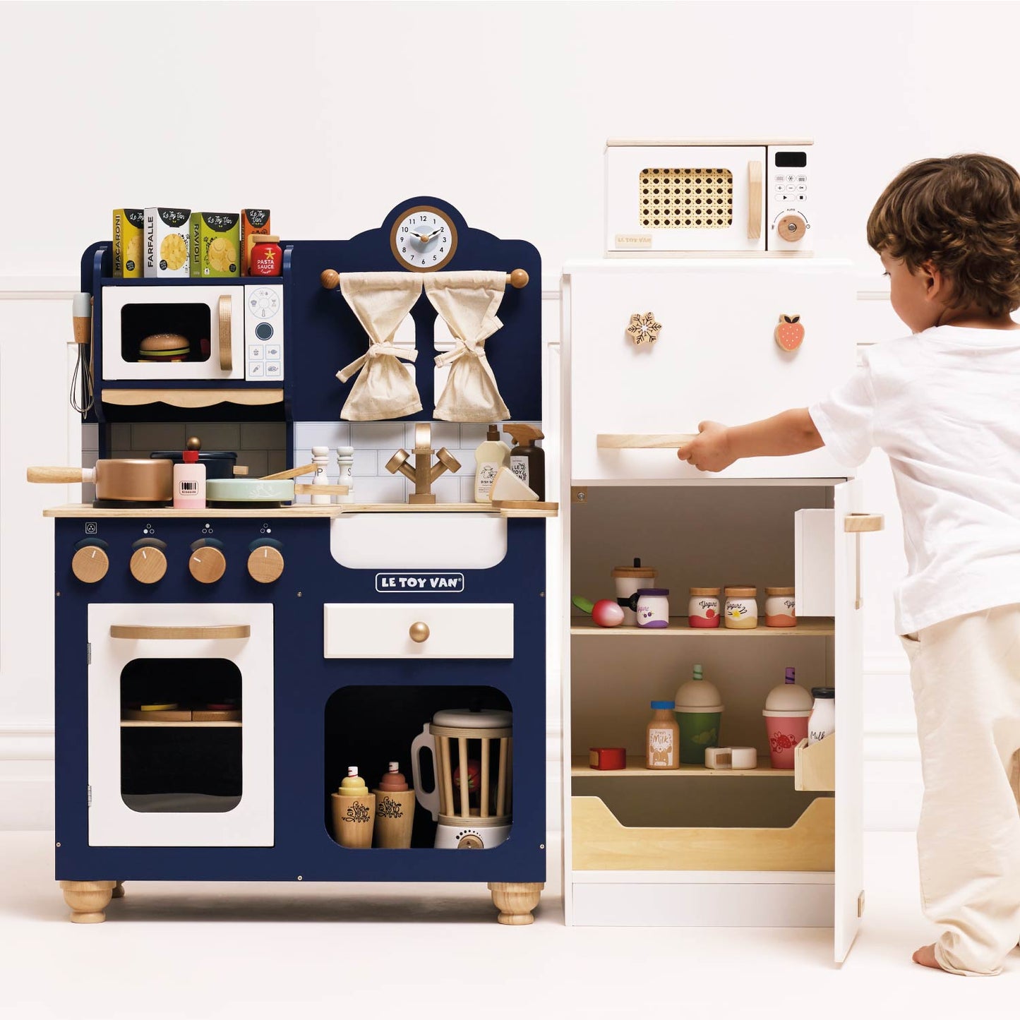 Kitchen Freestanding Fridge Freezer - Wooden Play Kitchen Toy | Le Toy Van