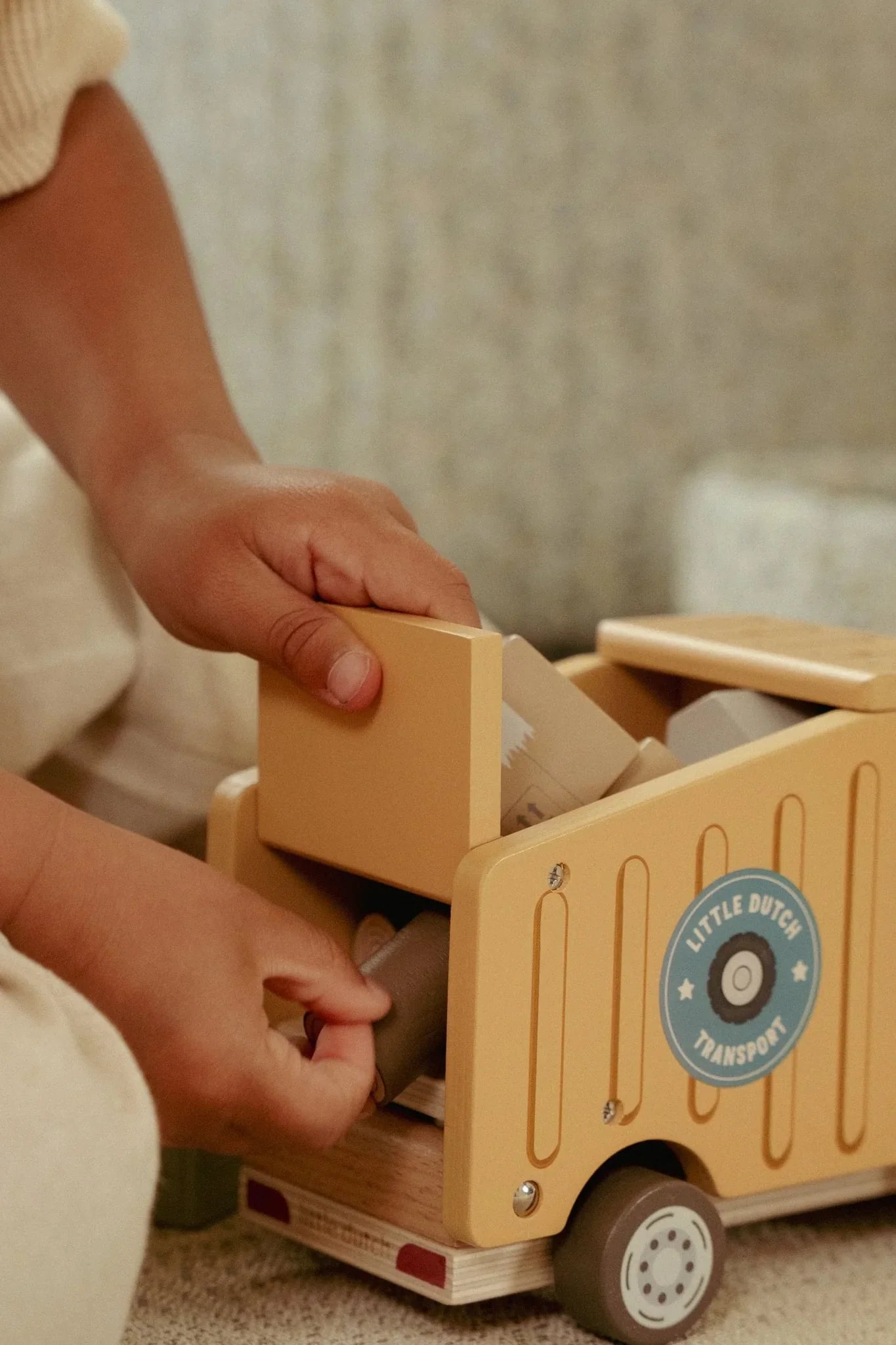 Little Dutch Bin Lorry