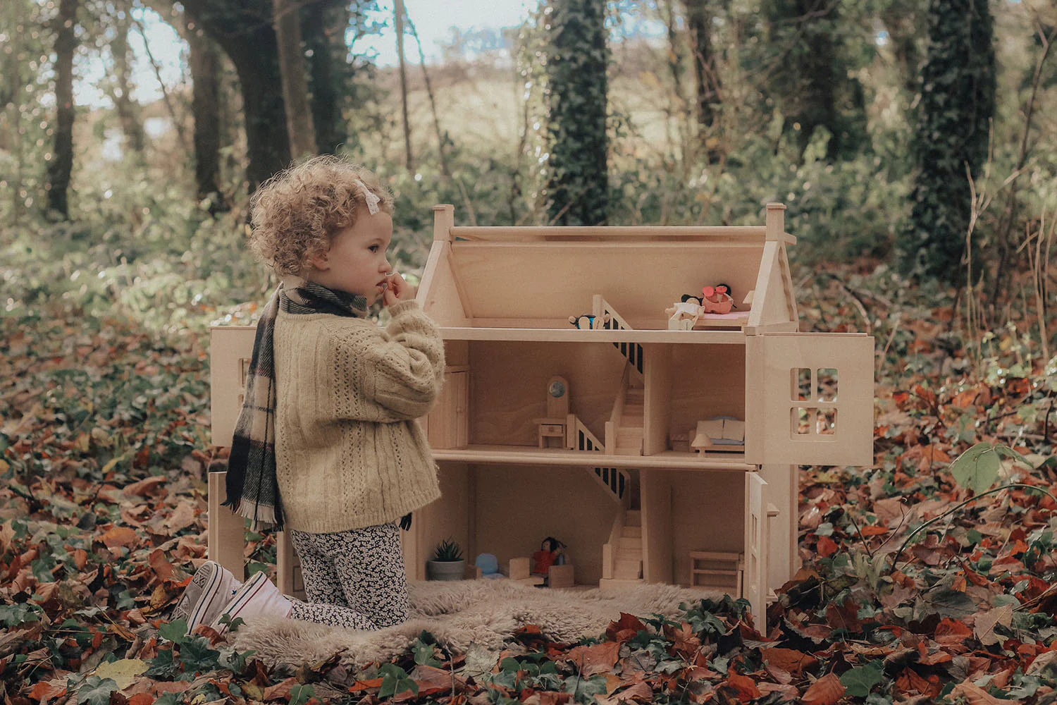 PlanToys Victorian Dolls House – Solid Wooden Heirloom Toy