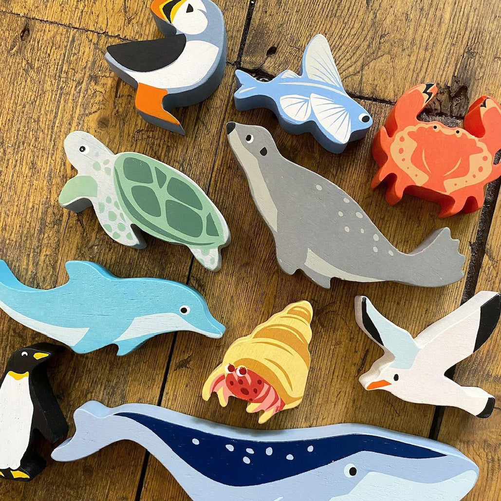 Tender Leaf Toys 10 Coastal Creatures Shelf Set